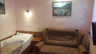 Гостиница Валенсия Симферополь Стандартный двухместный номер с 1 кроватью-9